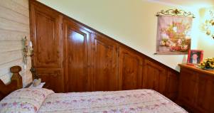Armadio legno mansardato 3